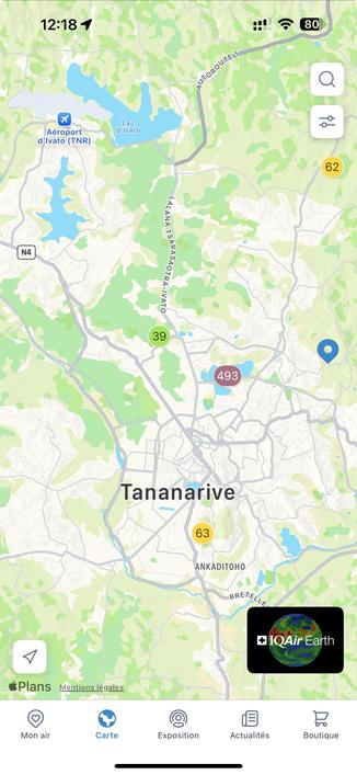 Screenshot of map from VisualAir app (on a smartphone), showing that a single station is reporting an hazardous situation.
Other stations report good (green dots) or moderate (yellow dots) situation.